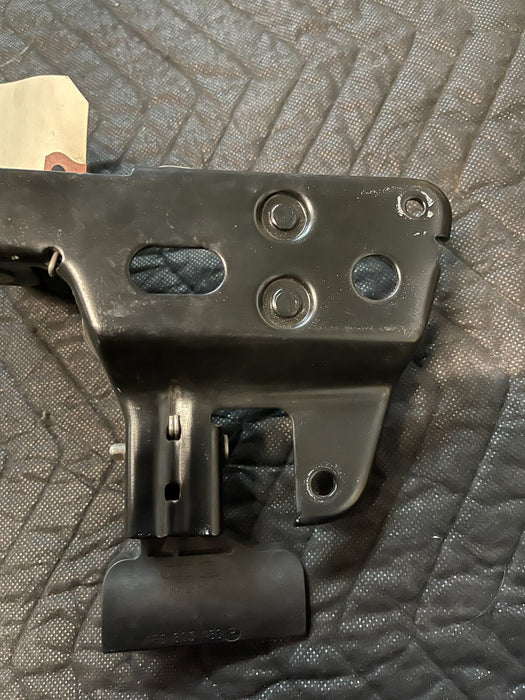2017 AUDI R8 V10 FRONT CENTER HOOD LATCH LOCK OEM GENUINE 4F0 823 480