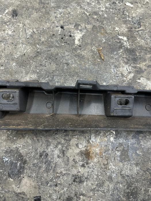 2012 AUDI R8 OEM REAR LEFT DRIVER SIDE SKIRT ROCKER MOUNT BRACKET 420 853 921