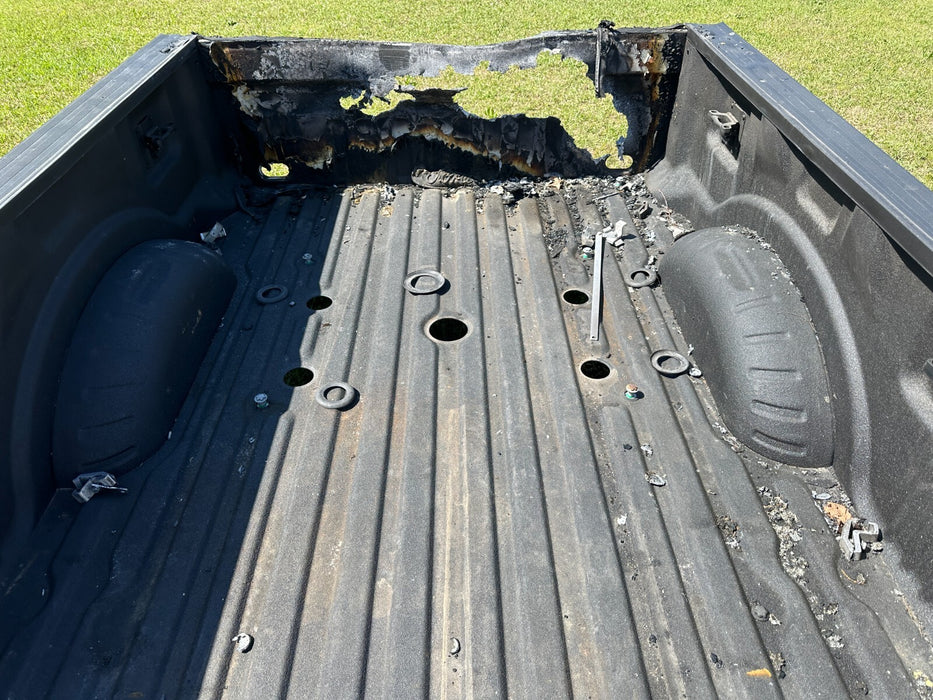 2017-2022 FORD F250 F350 SHORT BED 6' TRI-COAT METALLIC WHITE (UG) OEM