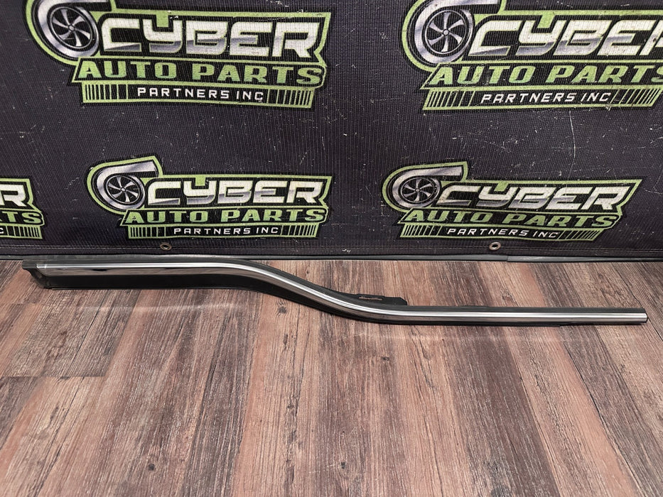 2017-2019 FORD F250 F350 F450 FRONT RIGHT CHROME DOOR WINDOW BELT OEM