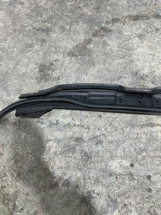 2024 BMW M3 M4 G80 G82 FRONT UPPER RADIATOR TRIM PANEL OEM 5164 8080626