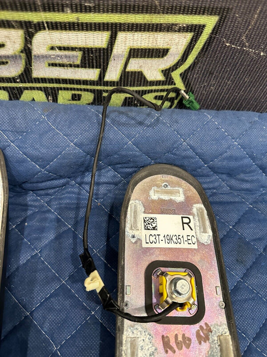 2020-2022 FORD F350 F450 LEFT & RIGHT RADIO GPS/NAVI ROOF ANTENNA PAIR OEM