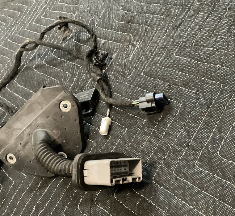 2015-2020 DODGE CHARGER HELLCAT REAR DOOR WIRING HARNESS OEM