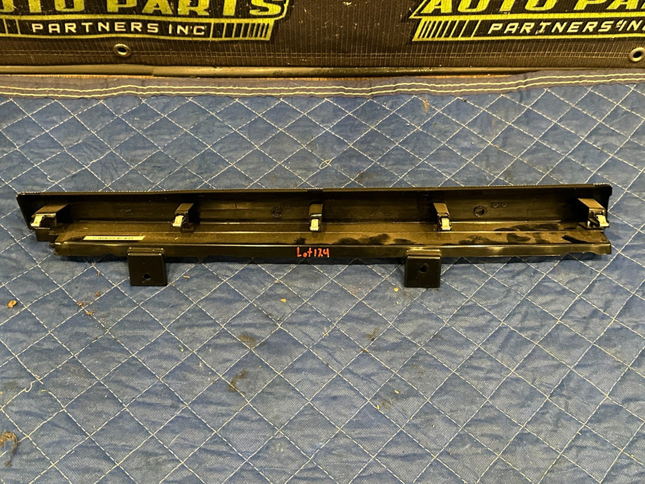 2017 NISSAN TITAN XD TRIM MOLDING OEM 68220 EZ20A