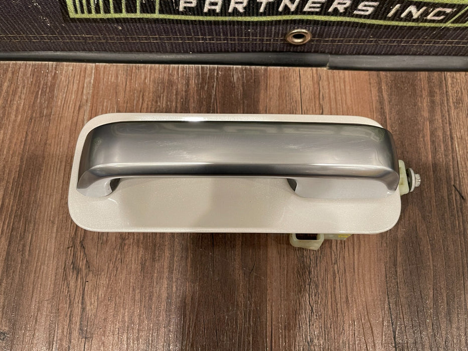 2017 2018 2019 FORD F250 F350 REAR RIGHT DOOR HANDLE (UG) OEM *SLIGHT SCUFFS*
