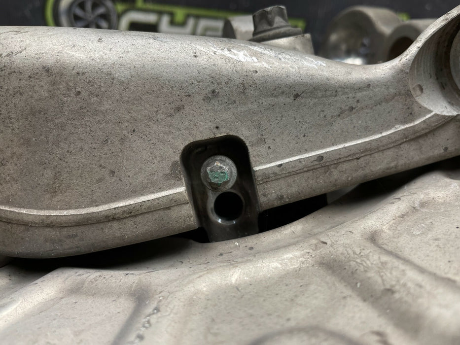 2015-2020 W205 MERCEDES C63 AMG FRONT RIGHT PASSENGER SPINDLE KNUCKLE WHEEL HUB