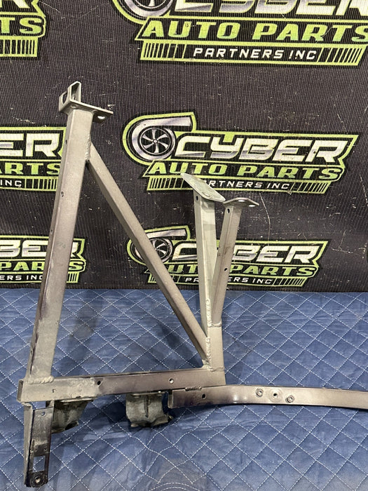 2014 AUDI R8 FRONT RIGHT FRAME RAIL BRACE FENDER MOUNT BRACKET 420 805 358 C