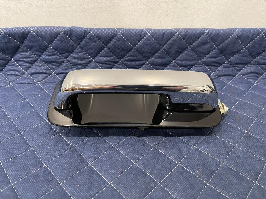 2017-2019 FORD F250 F350 F450 REAR DRIVER LEFT BLACK/CHROME DOOR HANDLE (G1)