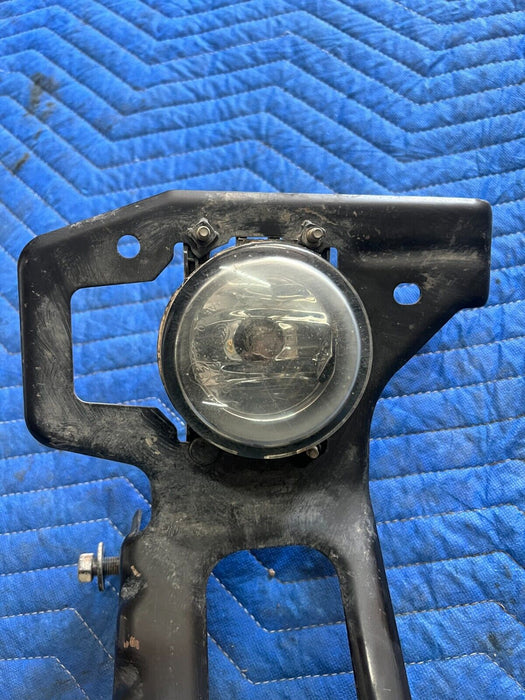 2016 NISSAN TITAN XD INNER FRONT RIGHT PASSENGER BUMPER BRACKET W/ FOGLIGHT OEM