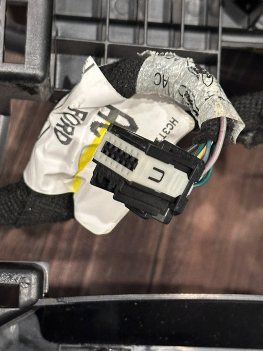 2017 2018 FORD F350 ROOF HEADLINER OVERHEAD CONSOLE TRIM MOUNT HC3T 14334 CBF