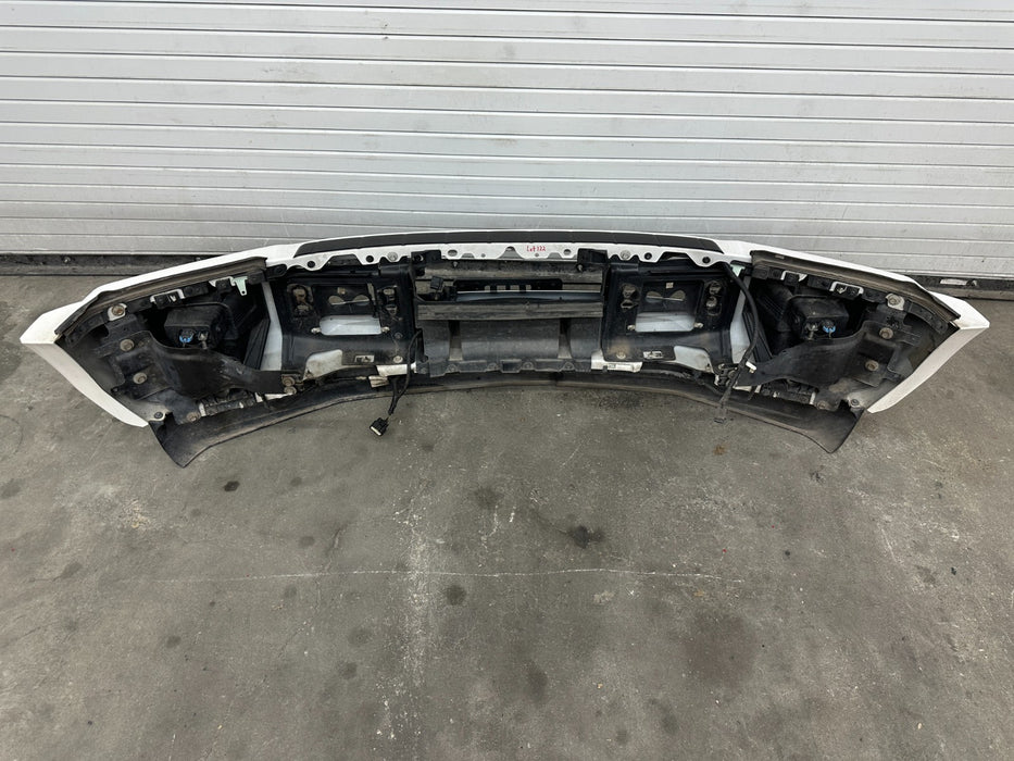 2017-2019 FORD F450 FRONT BUMPER OEM TRI COAT WHITE (UG) *PAINT CHIPS*