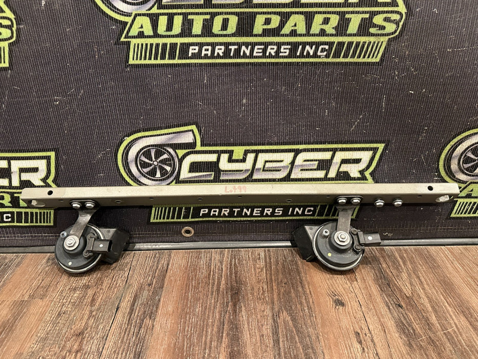 2021 AUDI R8 MOUNTING BRACKET W LEFT RIGHT HORN ASSEMBLY OEM