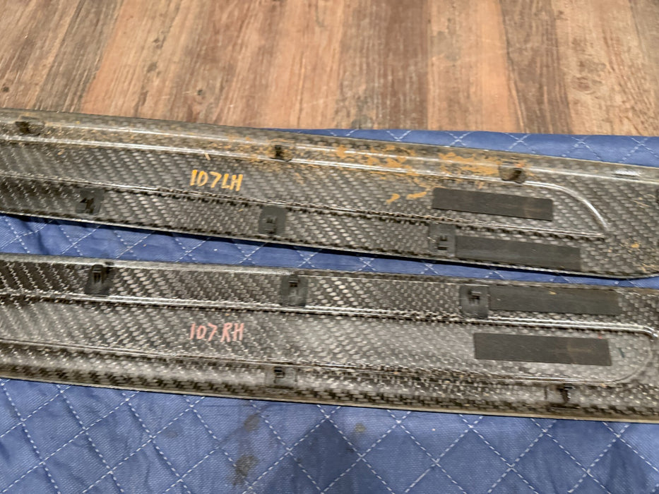 2014 AUDI R8 PLUS DOOR SILL CARBON FIBER KICK PLATES GENUINE OEM 420853372d