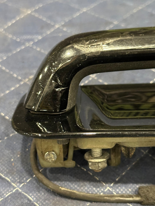 2017-2019 FORD F250 F350 F450 FRONT RIGHT DOOR HANDLE OEM BLACK PEARL G1 *FLAW*