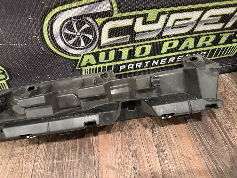 2021 AUDI R8 RIGHT PASSENGER SIDE SKIRT SUPPORT BRACKET OEM 4S0 853 922