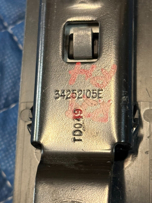 2017 FORD F250 F350 F450 PLATINUM B PILLAR SEAT BELT ADJUSTER BRACKETS PAIR