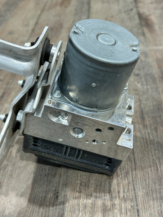 2017 AUDI R8 ABS ANTI LOCK BRAKE PUMP OEM 4S0 907 379 D