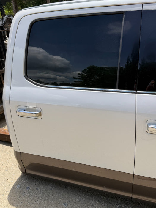 2017-2022 FORD F250 F350 F450 KING RANCH WHITE REAR PASSENGER RH DOOR (UG, H5)