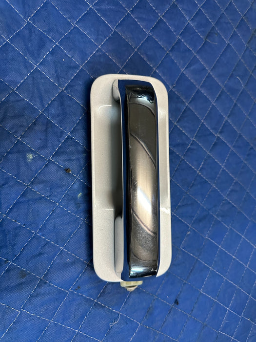 2017-2019 FORD F250 F350 F450 REAR LEFT PEARL WHITE W/ CHROME DOOR HANDLE OEM