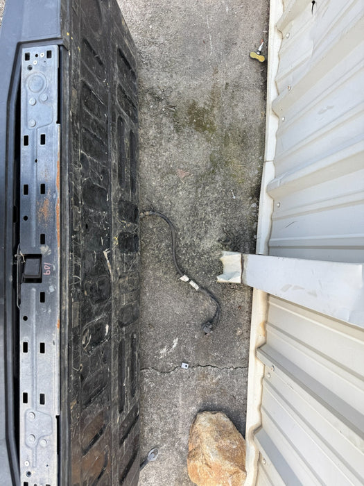 2017 FORD F250 F350 F450 PLATINUM TAILGATE (G1) BLACK W/ STEP & CAMERA OEM