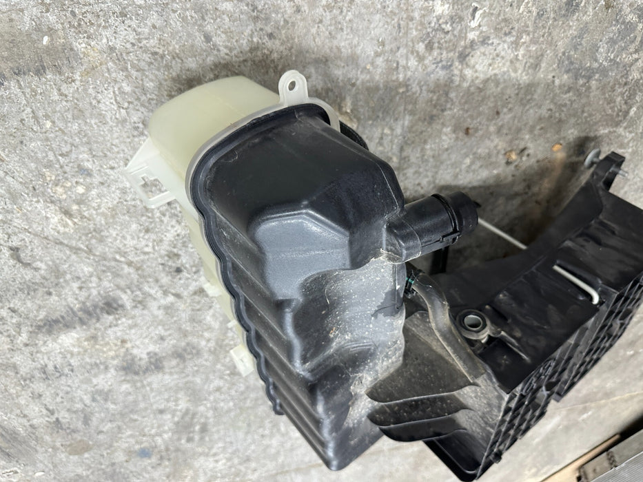 2023 2024 FORD F250 F350 F450 BATTERY HOLDER TRAY W/ RESERVOIR OEM LC3B 6A987 AA