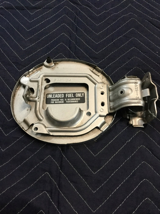 2013 INFINITI JX35 FUEL DOOR LID OEM