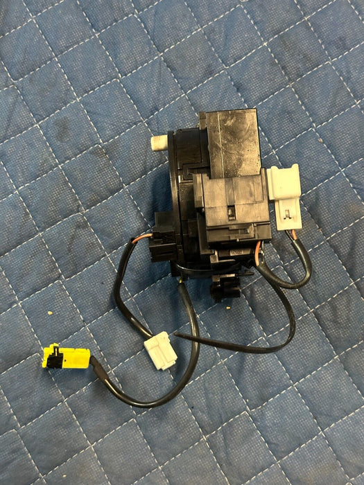 2016-2019 NISSAN TITAN & TITAN XD STEERING WHEEL CLOCK SPRING OEM 25554 EZ00A