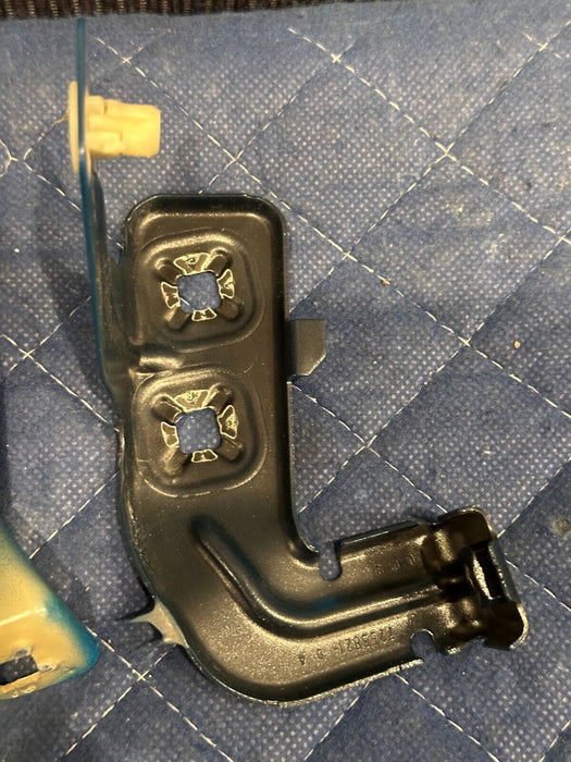 2015-2020 BMW M4 F82 FRONT LEFT FENDER MOUNTING BRACKETS (3) 41 35 8 055 703