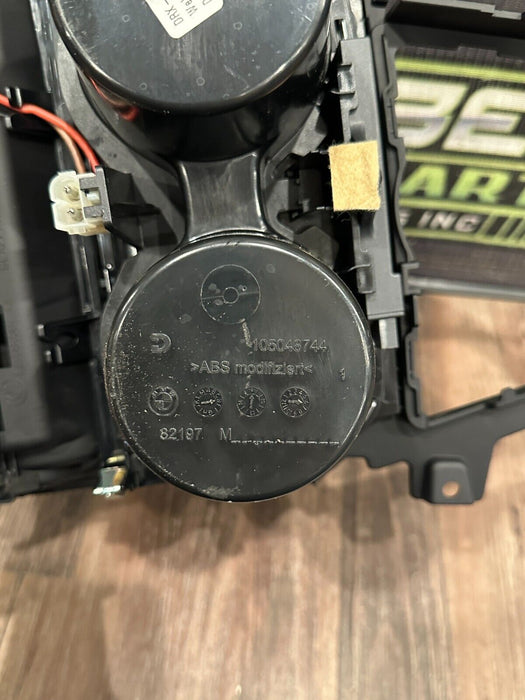 2020 BMW M4 F82 CENTER CONSOLE CUP HOLDER W STORAGE OEM 105048744