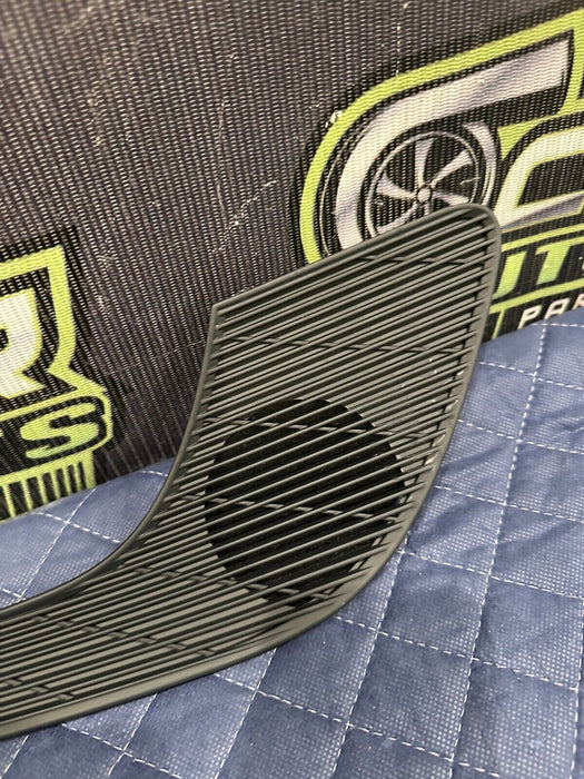 2018 AUDI R8 SPYDER DRIVER LEFT DOOR SPEAKER GRILLE 4S0 035 409 A 4S0035409