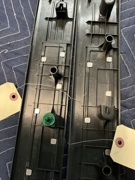 2016 NISSAN TITAN XD KICK PLATE SET LEFT RIGHT