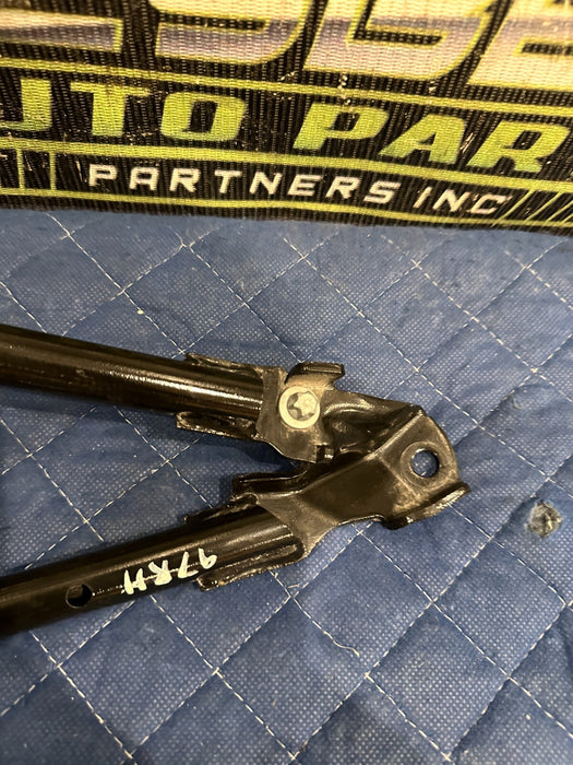 2015-2020 BMW M4 F82 FRONT RIGHT DRIVER ENGINE STRUT BAR BRACE MOUNT OEM
