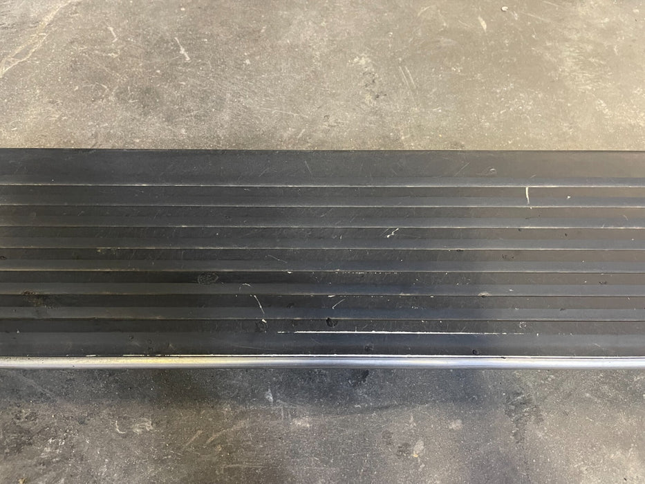 2017-2019 FORD  F350 F450 DRIVER LEFT SIDE RUNNING BOARD ONLY OEM *BURNT*