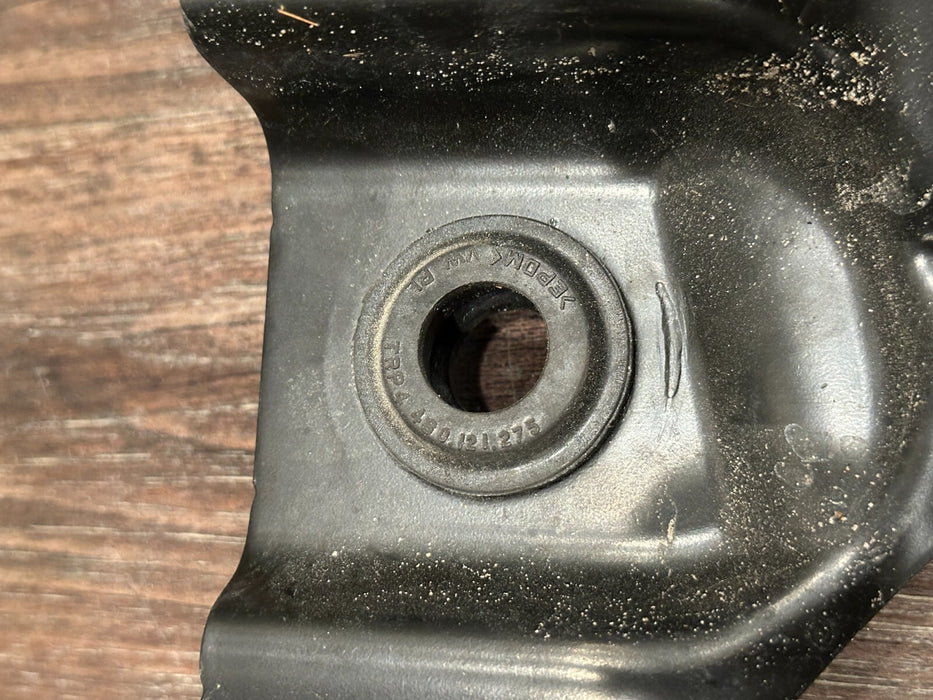 2021 AUDI R8 FRONT LEFT RADIATOR MOUNT BRACKET OEM 4S0 121 275