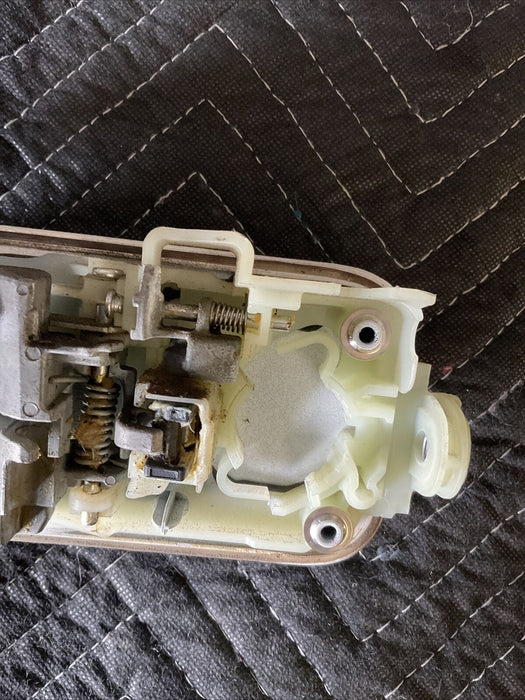 2017 2018 FORD F250 F350 F450 PLATINUM REAR RIGHT DOOR HANDLE PEARL WHITE OEM