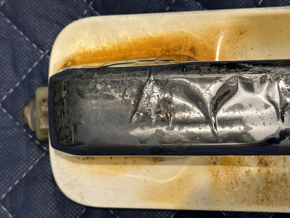 2017-2019 FORD F250 F350 REAR RIGHT DOOR HANDLE TRI COAT (UG) OEM *BURN DAMAGE*