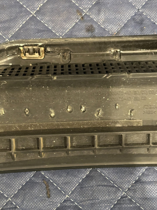 2017-2019 FORD F350 PLATINUM PASSENGER RIGHT FENDER EMBLEM BADGE OEM