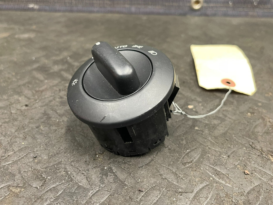 2016-2019 NISSAN TITAN XD HEALIGHT KNOB OEM