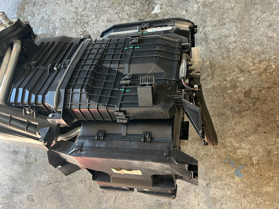 2016 2017 2018 NISSAN TITAN XD PLATINUM RESERVE OEM HVAC A/C HEATER CORE HOUSING