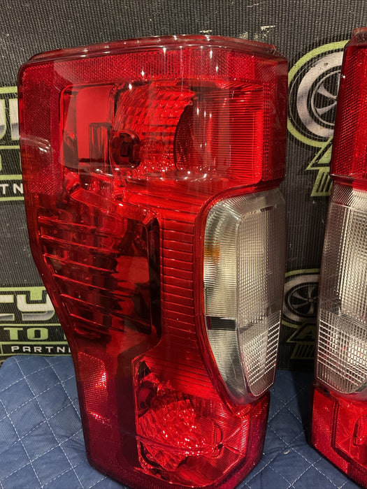 2020 2021 2022 FORD F250 F350 F450 HALOGEN COMPLETE TAIL LIGHT PAIR OEM