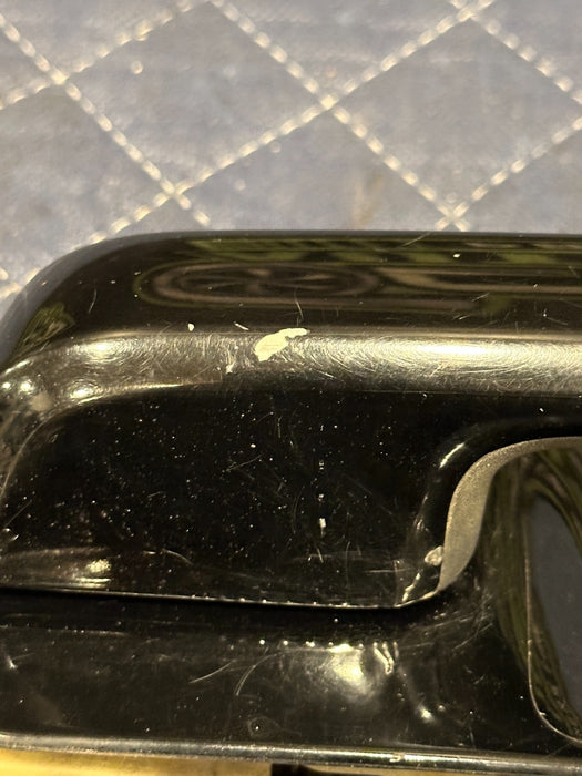 2017-2019 FORD F250 F350 F450 REAR LEFT DOOR HANDLE OEM BLACK PEARL G1 *FLAW*