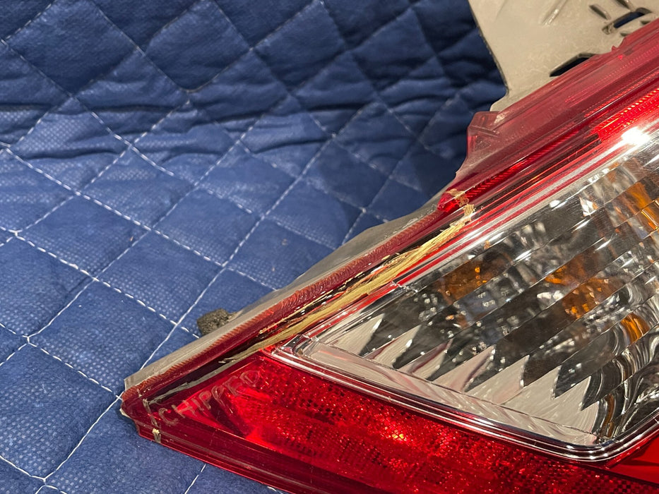 2014 NISSAN 370Z NISMO REAR PASSENGER RIGHT TAIL LIGHT OEM *DAMAGED & CHIPPED*