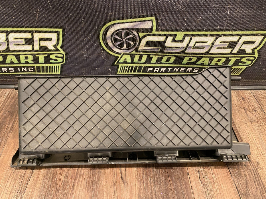 2017 DODGE RAM 2500 3500 LIMITED GLOVE BOX STORAGE COMPARTMENT OEM *SCUFFS/READ*