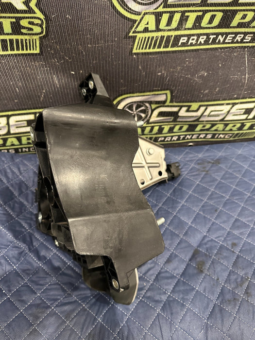 2014 Audi R8 V10 BRAKE PEDAL BOX ASSEMBLY 423 723 021 H 2008 - 2015 OEM