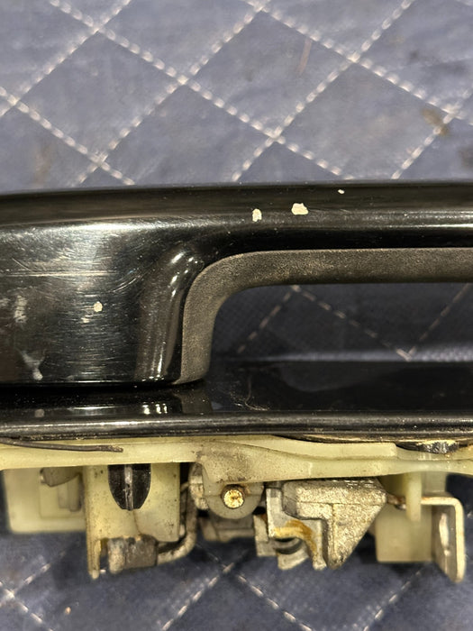 2017-2019 FORD F250 F350 F450 REAR RIGHT DOOR HANDLE OEM BLACK PEARL G1 *FLAW*