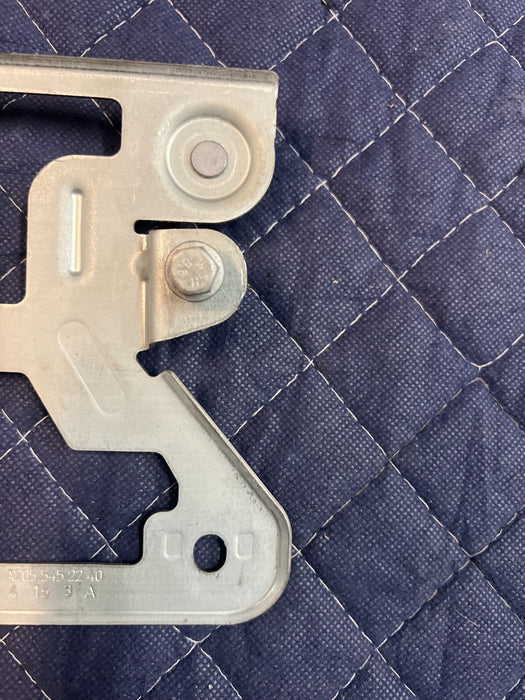 2015 MERCEDES-BENZ C63S AMG KEYLESS ENTRY MODULE BRACKET MOUNT 2055452240