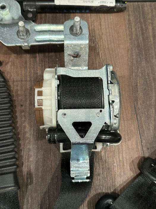 2017-2019 FORD F250 F350 F450 FRONT RIGHT SEATBELT OEM