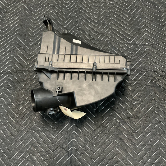 2014 JAGUAR XJ OEM AIR CLEANER INTAKE DRIVER SIDE