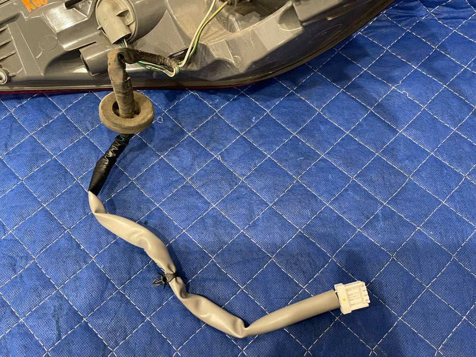 2017 INFINITI Q50 RED SPORT REAR PASSENGER RIGHT TAILIGHT OEM *MINOR SCUFFS*