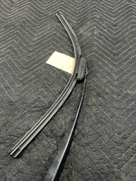 2015 DODGE CHALLENGER HELLCAT SRT WINDSHIELD WIPER LEFT DRIVER OEM